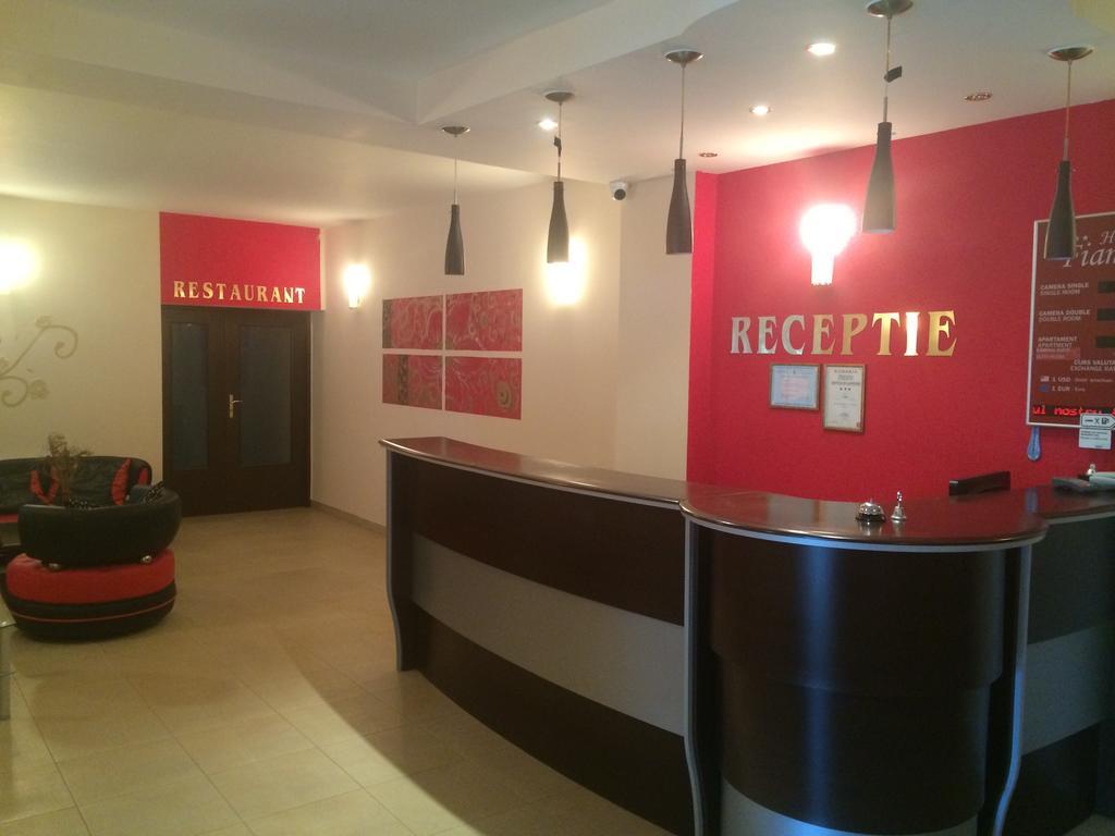 Hotel Fiama Otelu Rosu Екстер'єр фото